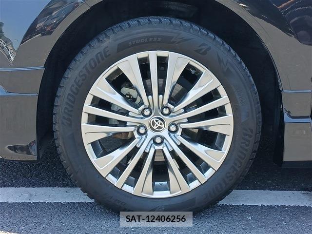 Toyota HARRIER HYBRID 2021-05 8130412-12