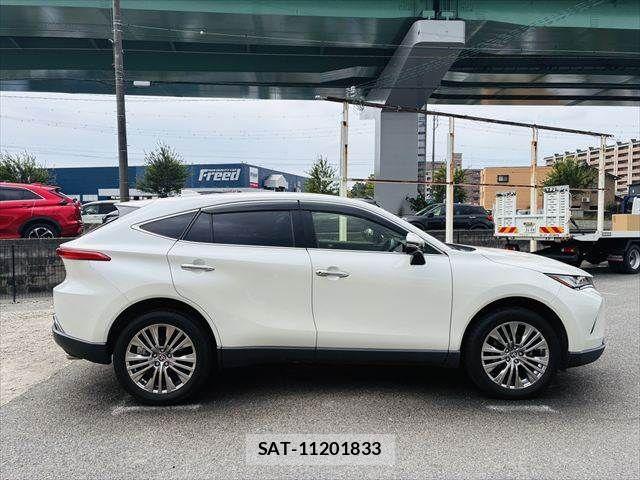 Toyota HARRIER HYBRID 2021-08 8130413-17