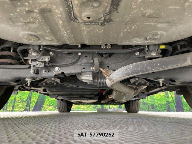 Toyota HARRIER HYBRID 2017-08 8230242-18