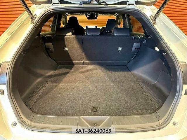 Toyota HARRIER HYBRID 2022-03 8245333-12
