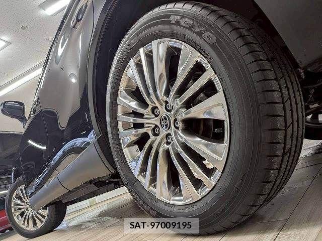 Toyota HARRIER HYBRID 2023-10 8245325-18