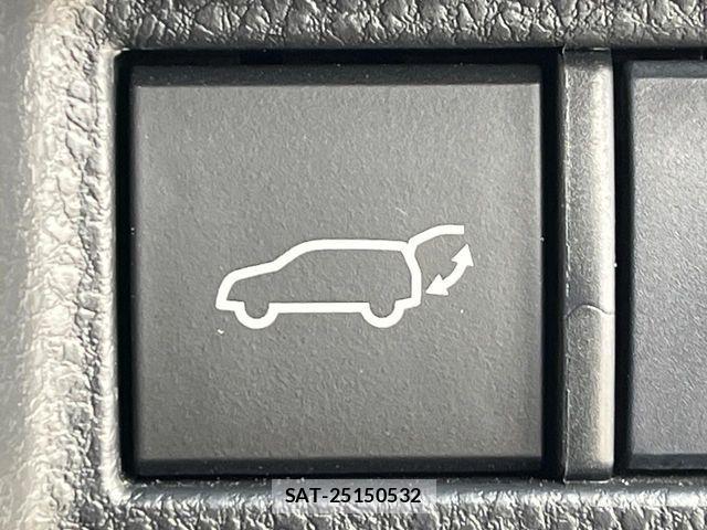 Toyota HARRIER HYBRID 2021-02 8562081-7