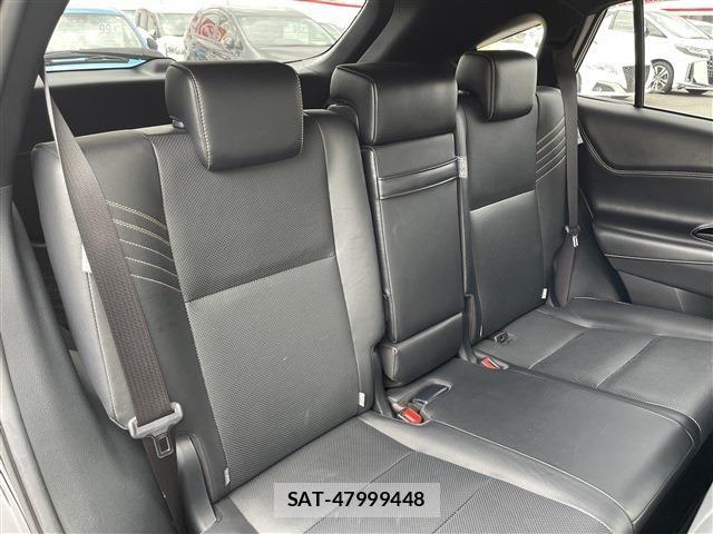 Toyota HARRIER HYBRID 2019-04 8562083-16