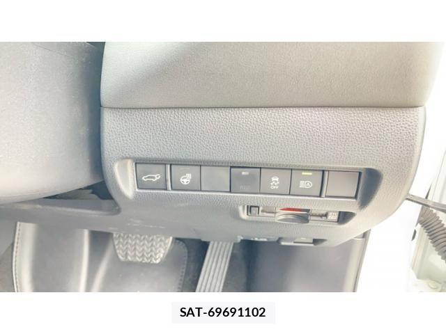 Toyota HARRIER HYBRID 2024-06 8562079-12