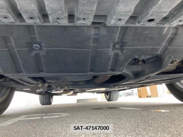 Toyota HARRIER HYBRID 2017-09 8627007-4