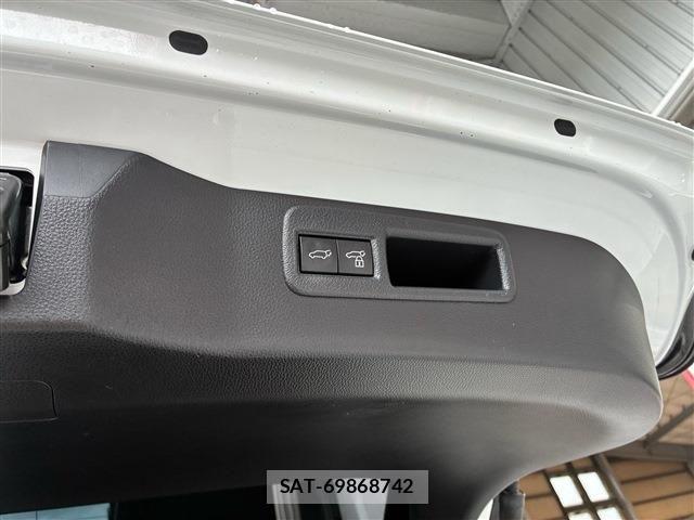 Toyota HARRIER HYBRID 2023-02 8659332-25