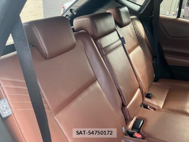 Toyota HARRIER HYBRID 2017-07 8659348-12