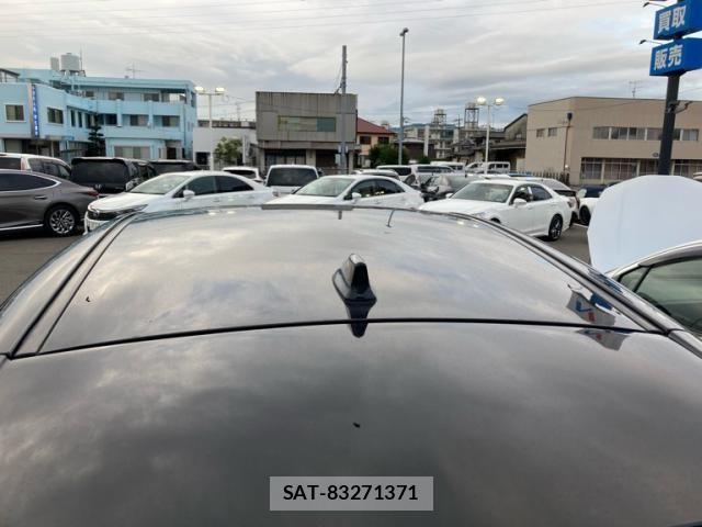 Toyota HARRIER HYBRID 2021-09 8829290-4