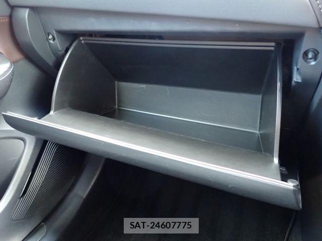 Toyota HARRIER HYBRID 2021-07 8829288-16