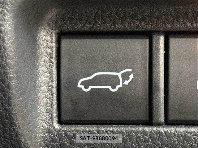 Toyota HARRIER HYBRID 2024-06 8871110-8