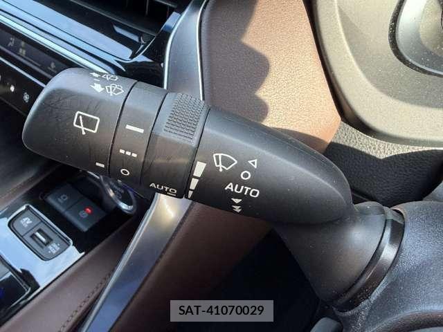 Toyota HARRIER HYBRID 2023-04 8879989-17