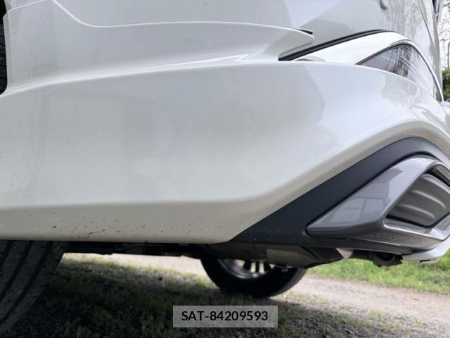Toyota HARRIER HYBRID 2022-01 8879981-3
