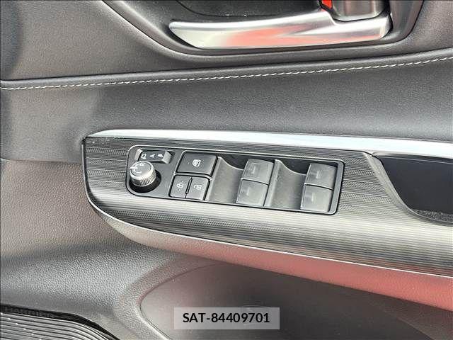 Toyota HARRIER HYBRID 2024-08 8879979-12