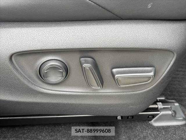 Toyota HARRIER HYBRID 2021-09 8879998-6
