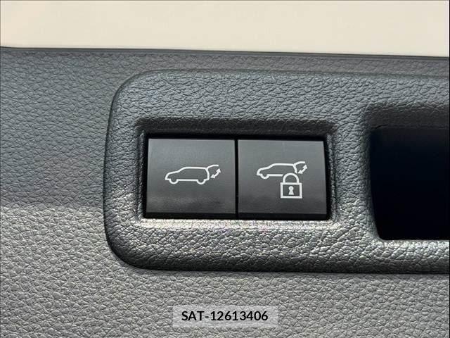 Toyota HARRIER HYBRID 2021-04 8879993-24