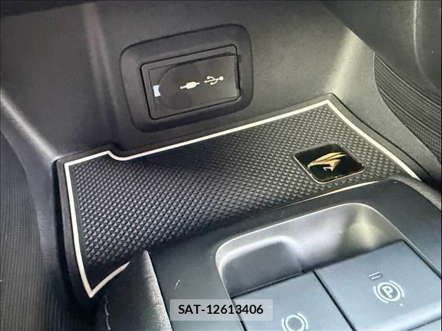 Toyota HARRIER HYBRID 2021-04 8879993-28
