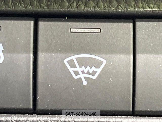 Toyota HARRIER HYBRID 2021-12 8883677-7