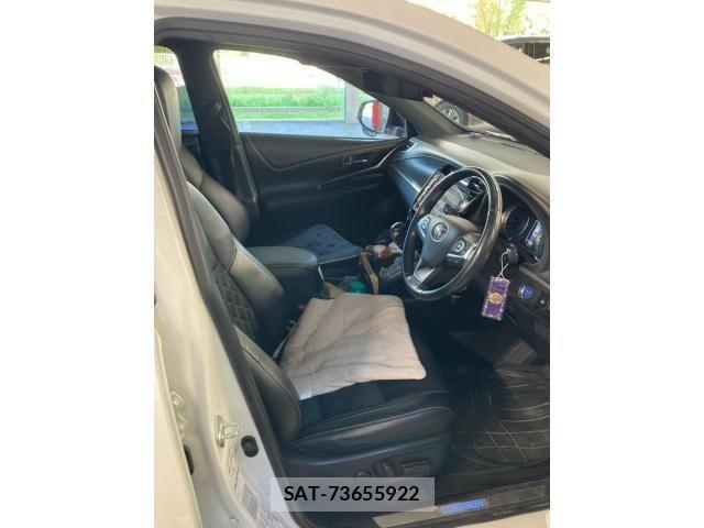 Toyota HARRIER HYBRID 2019-08 8883684-12