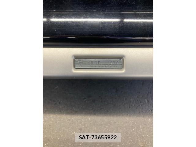 Toyota HARRIER HYBRID 2019-08 8883684-28