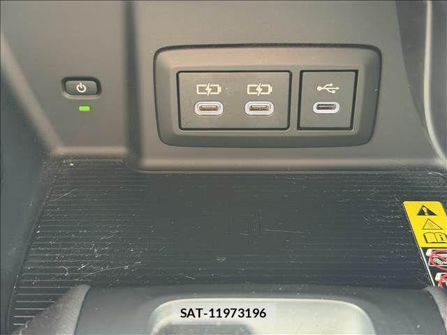 Toyota HARRIER 2023-01 7219326-29