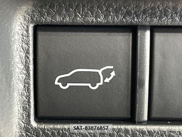 Toyota HARRIER 2023-06 8366161-6