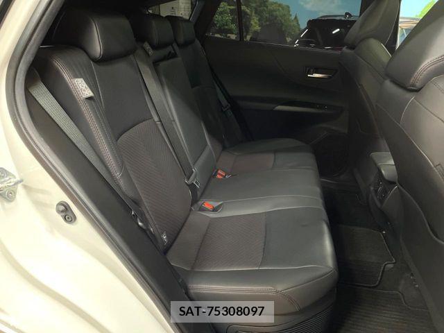 Toyota HARRIER 2022-11 8880000-8