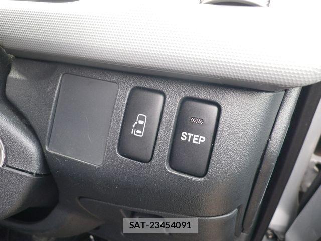 Toyota HIACE COMMUTER 2011-03 812881-3