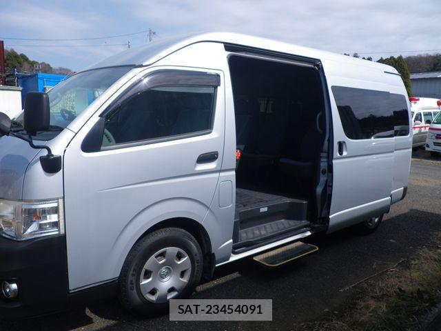 Toyota HIACE COMMUTER 2011-03 812881-4