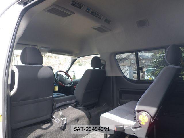 Toyota HIACE COMMUTER 2011-03 812881-7