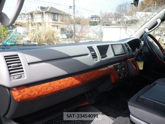 Toyota HIACE COMMUTER 2011-03 812881-8