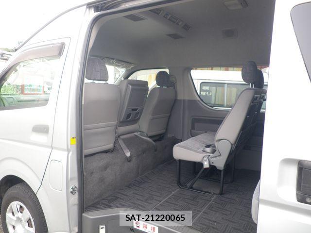 Toyota HIACE COMMUTER 2006-04 1040396-9