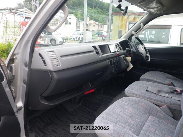 Toyota HIACE COMMUTER 2006-04 1040396-3