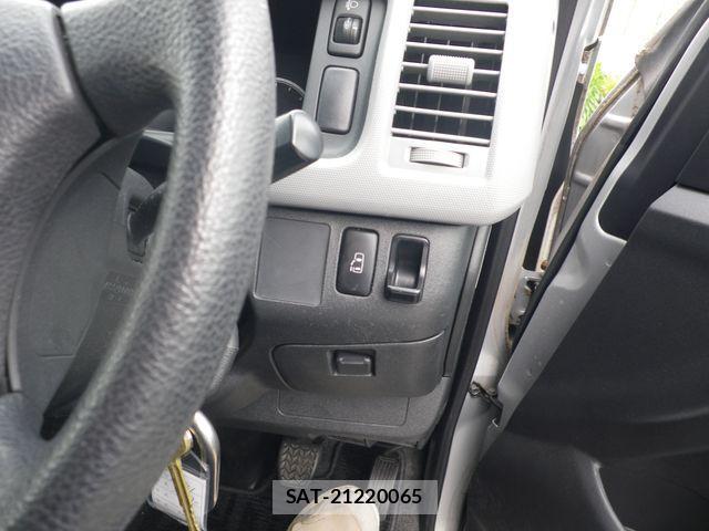 Toyota HIACE COMMUTER 2006-04 1040396-5