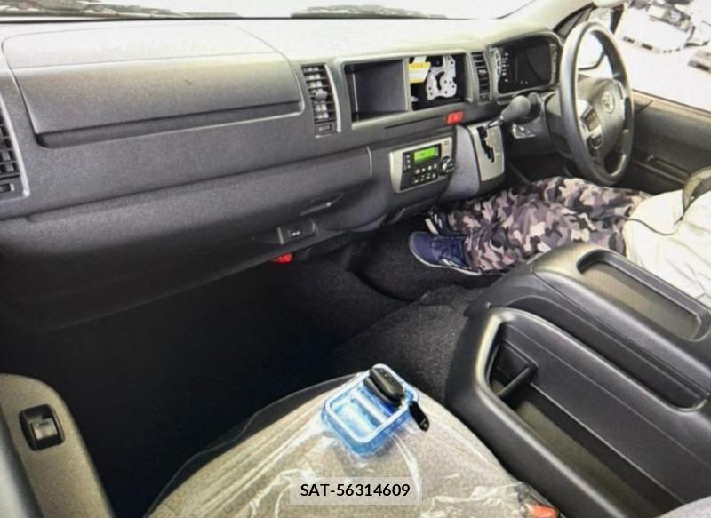 Toyota HIACE COMMUTER 2025 1956874-4
