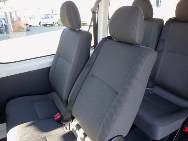 Toyota HIACE COMMUTER 2018-03 2385895-10