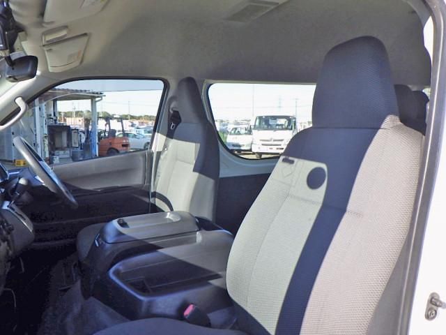 Toyota HIACE COMMUTER 2018-03 2385895-13