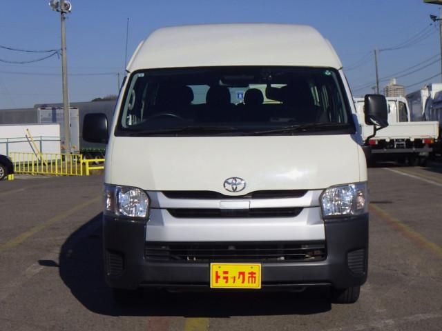 Toyota HIACE COMMUTER 2018-03 2385895-2