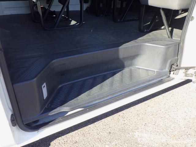 Toyota HIACE COMMUTER 2018-03 2385895-7