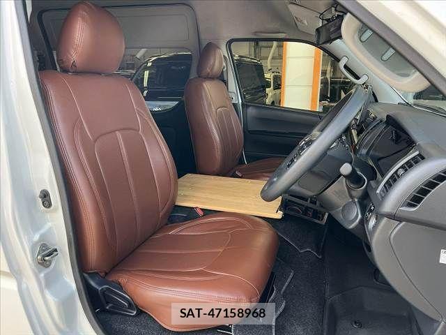 Toyota HIACE COMMUTER 2023-11 4593375-15