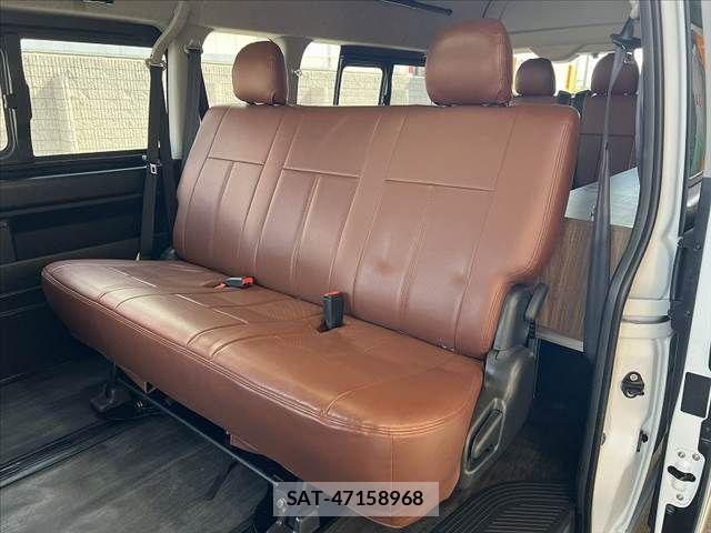 Toyota HIACE COMMUTER 2023-11 4593375-17