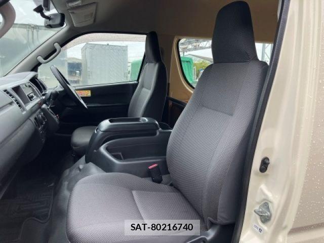Toyota HIACE COMMUTER 2011-04 6244354-19