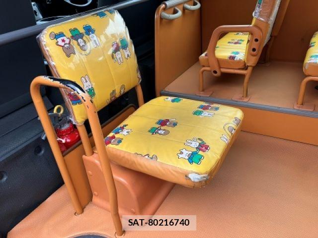 Toyota HIACE COMMUTER 2011-04 6244354-22