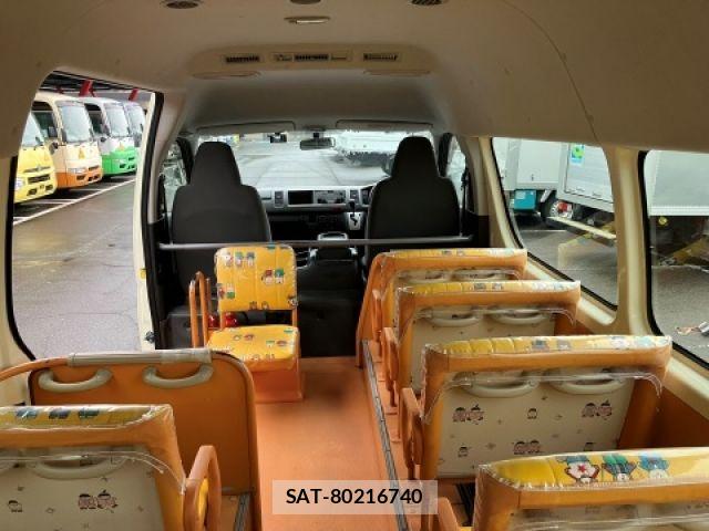 Toyota HIACE COMMUTER 2011-04 6244354-26