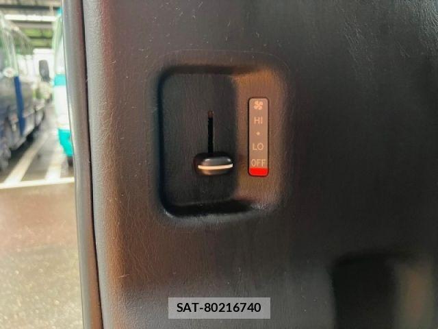 Toyota HIACE COMMUTER 2011-04 6244354-29