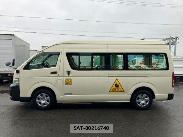 Toyota HIACE COMMUTER 2011-04 6244354-4