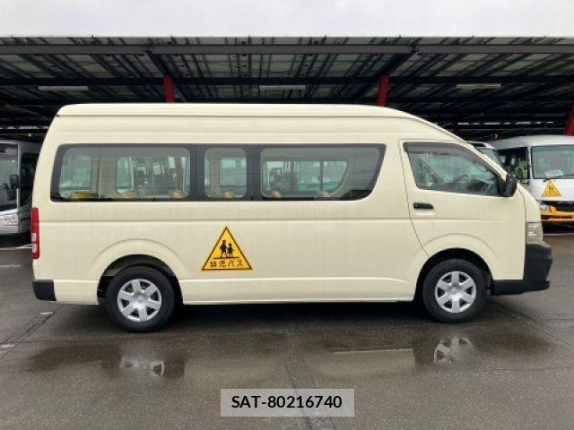 Toyota HIACE COMMUTER 2011-04 6244354-5