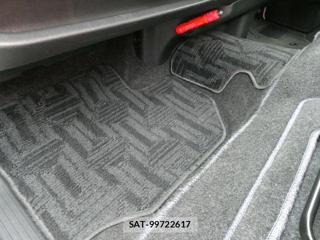 Toyota HIACE COMMUTER 2020-03 6612166-18