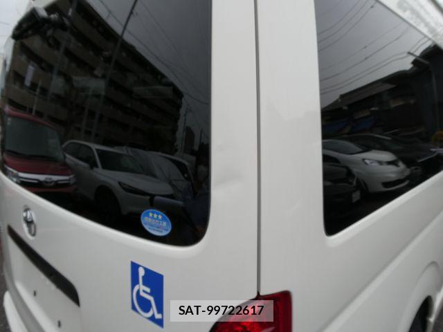 Toyota HIACE COMMUTER 2020-03 6612166-25