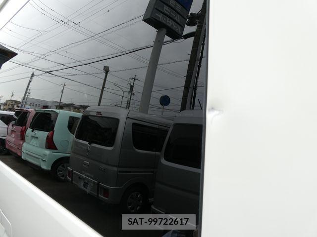 Toyota HIACE COMMUTER 2020-03 6612166-26