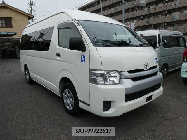 Toyota HIACE COMMUTER 2020-03 6612166-27